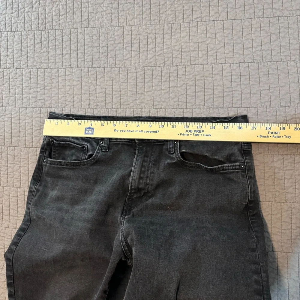 Lucky Brand Jeans Men's 34x30‎ (33x29) Black 410 Athletic Straight Stretch Faded